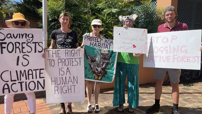 Andrew George’s supporters outside Lismore Court House.