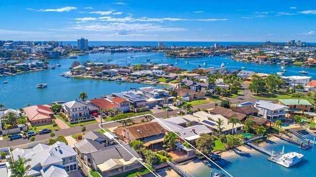 Deep water property brings $1.735m sale