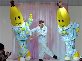 Bananas in pyjamas online b1 b2