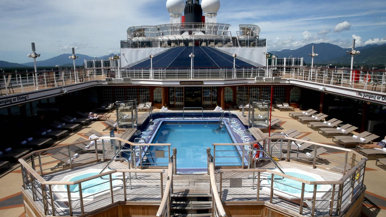 queen elizabeth cruise ship cairns