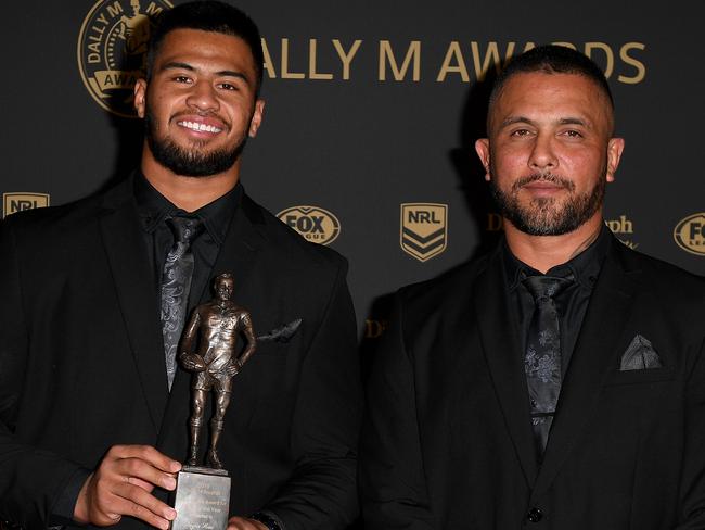 Brisbane Broncos player Payne Haas and his father Gregor Haas. (AAP Image/Dan Himbrechts)