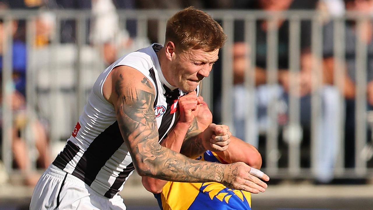 De Goey caught Hewett in the head. (Photo by Paul Kane/Getty Images)