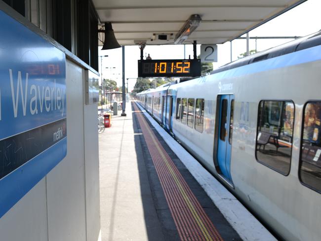 Teen hospitalised after Glen Waverley line incident