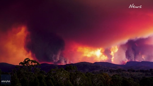 ACT bushfires: Shocking timelapse shows fire threatening homes outside Canberra