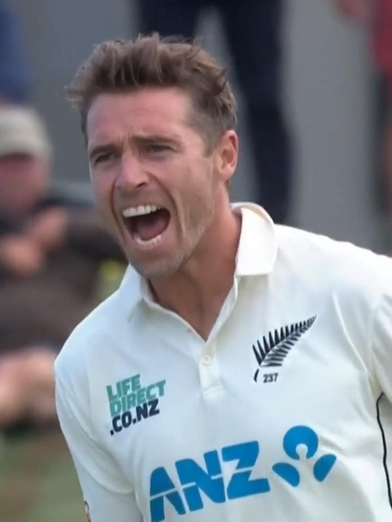 Tim Southee got the breakthrough straight after.