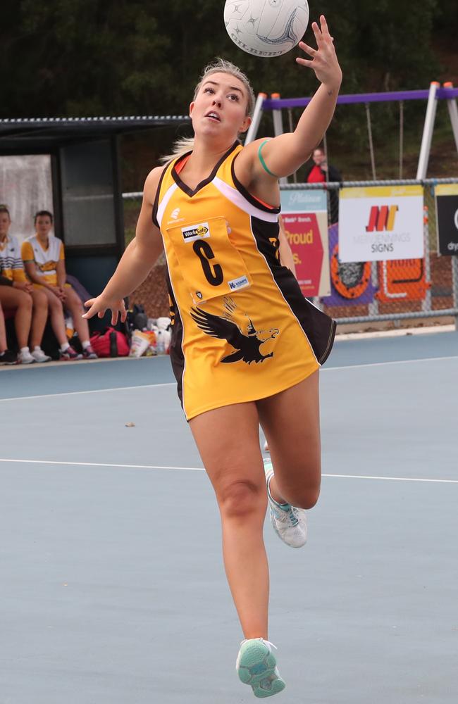 Drysdale's Paige McGrath (C). BFL: Drysdale v Queenscliff netball. Picture: Alan Barber