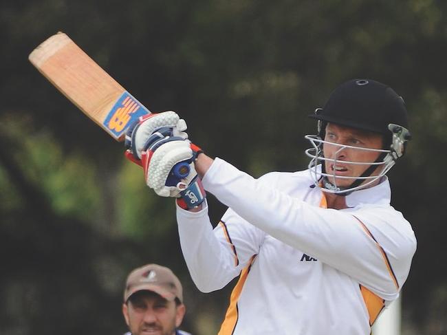 AEHCA legend Ben Warren in action for Langhorne Creek. Picture: Alexandra and Eastern Hills Cricket Association