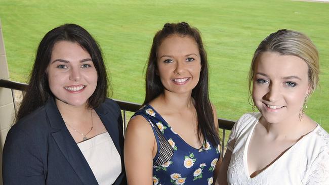 2018 Gympie Showgirl Josie Laird, Sammie Sutton and Klarhys Campbell.