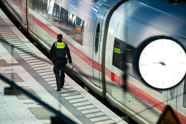 Four people suffered life-threatening injuries in the attack in Hamburg