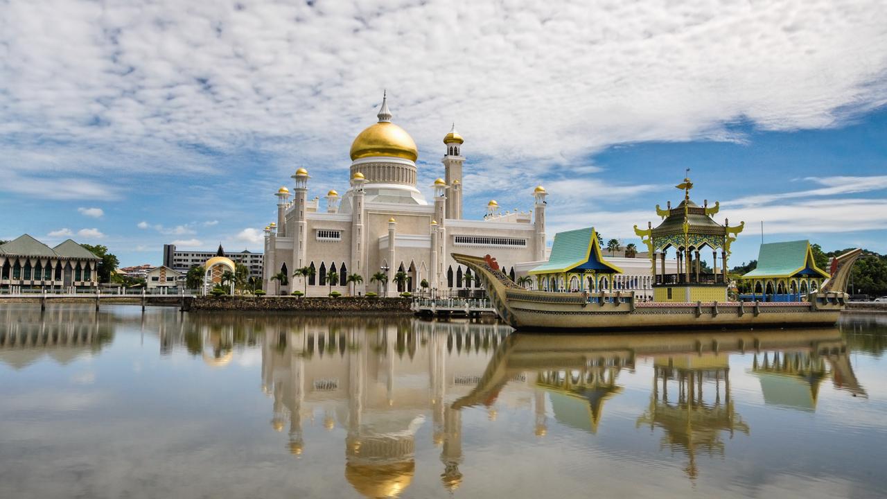 Smart Traveller tells gay couple concerned about Brunei Airlines flight ...