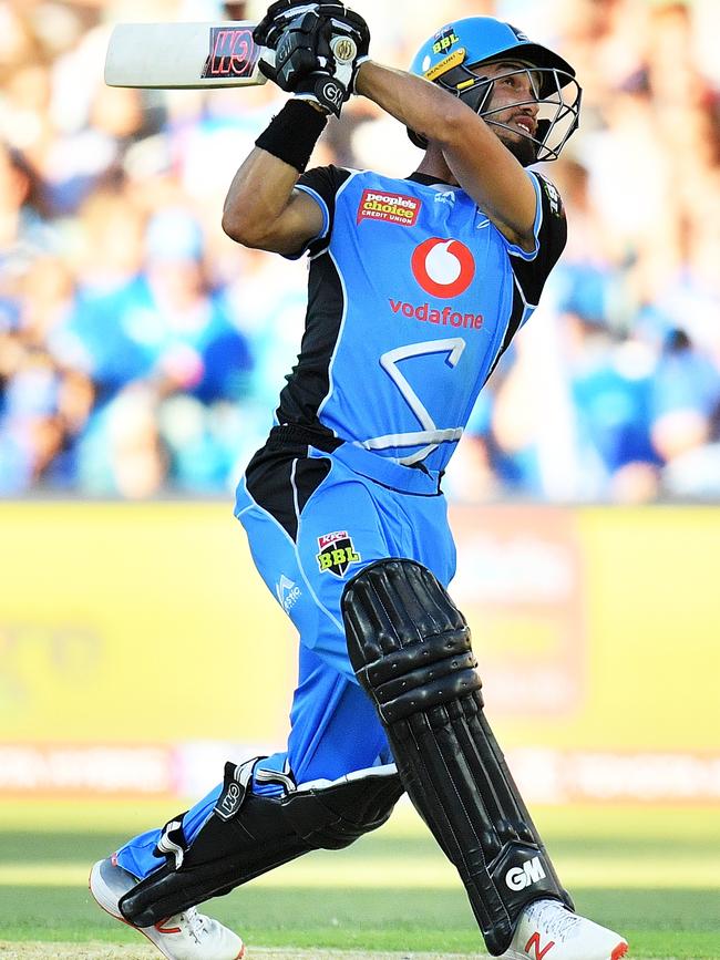 Jake Weatherald on his way to a half century for the Adelaide Strikers during their BBL loss to Sydney Sixers at Adelaide Oval. Photo: Daniel Kalisz/Getty Images