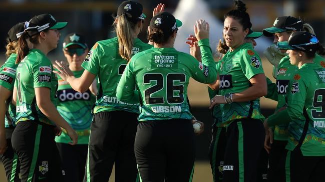 PERTH, AUSTRALIA - OCTOBER 27: Marizanne Kapp of the Stars  celebrates after taking the wicket of Maddy Darke of the Scorchers during the WBBL match between Perth Scorchers and Melbourne Stars at WACA on October 27, 2024, in Perth, Australia. (Photo by Will Russell/Getty Images)