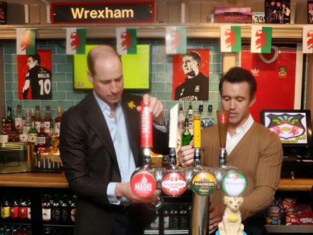 Prince William pulls a pint of beer with TV star, Rob McElhenney. Picture: Supplied