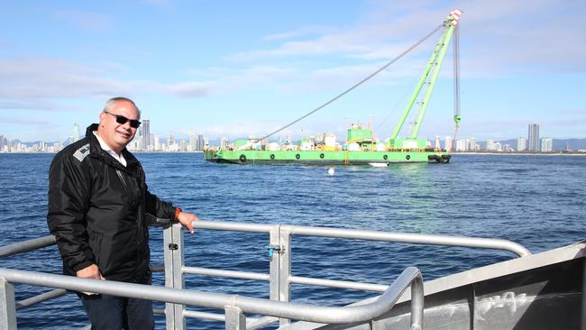 Mayor Tom Tate observing the installation of the new Gold Coast dive site. Picture: Glenn Hampson.