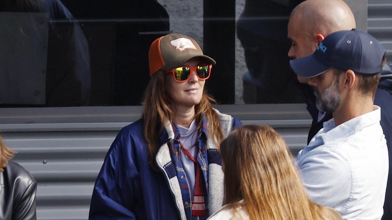 American actor Drew Barrymore arrives in Sydney from the Sunshine Coast and heads straight to Taronga Zoo with her family.