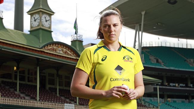 SUMMER OF CRICKET PORTRAITS. Speak to Tim Morrissey or Ben Horne for usage. SEPTEMBER 13, 2022. Pictured at the Sydney Cricket Ground today is Tahlia McGrath for Summer of Cricket Liftout scheduled for November. Picture: Tim Hunter.