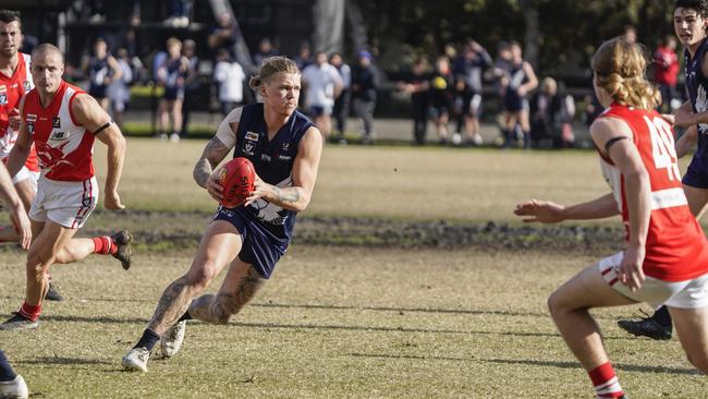 MPNFL: Edithvale-Aspendale’s Reece Orchard looks to attack. Picture: Valeriu Campan