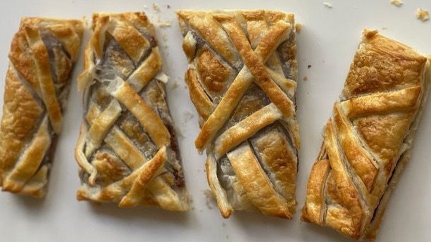 Caramello danishes made in air fryers.