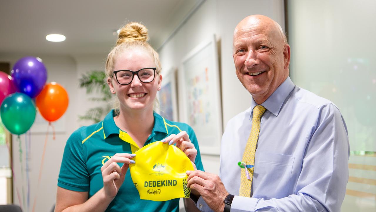 Katja Dedekind gifts Flinders Olympic cap to Principal Stuart Meade.