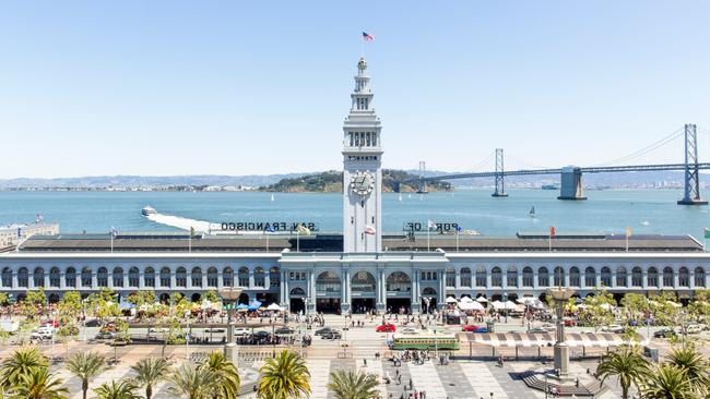 Build your own banquet at landmark buildingVisit the historic Ferry Building in Embarcadero to find artisan makers and producers lining the central thoroughfare. Start your progressive feast with a dozen oysters from Hog Island Oyster Company, followed by El Porteño empanadas and strawberry CheeseQuakes. Stock up on foodie souvenirs at Epicurean Trader.