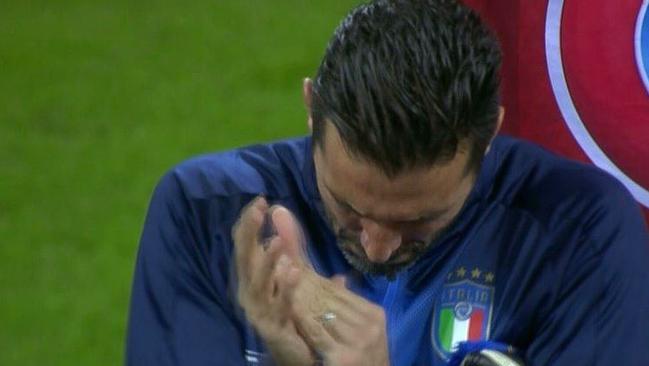 Gianluigi Buffon applauding Sweden's anthem