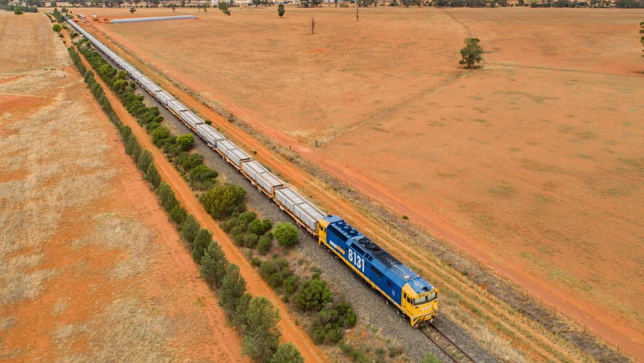 Labor takes aim at $14.5 billion Inland Rail project | The Chronicle