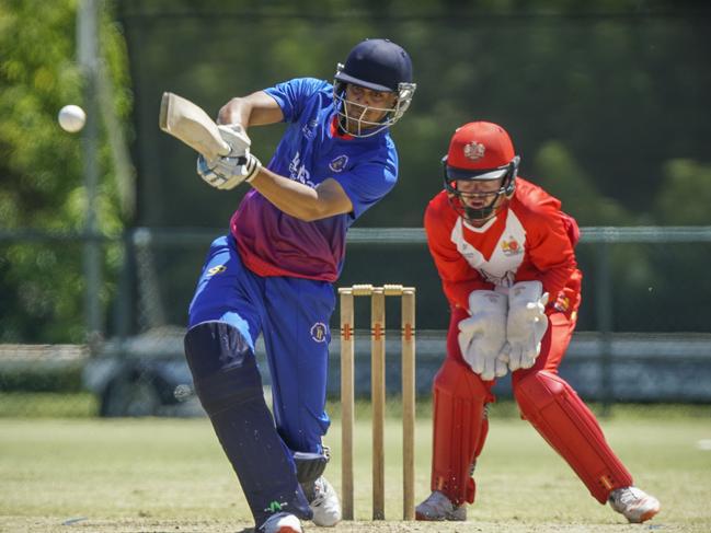 Vish Bansal batting for Frankston Peninsula. Picture: Valeriu Campan