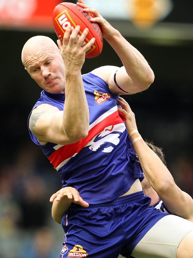 Barry Hall in action for the Western Bulldogs.