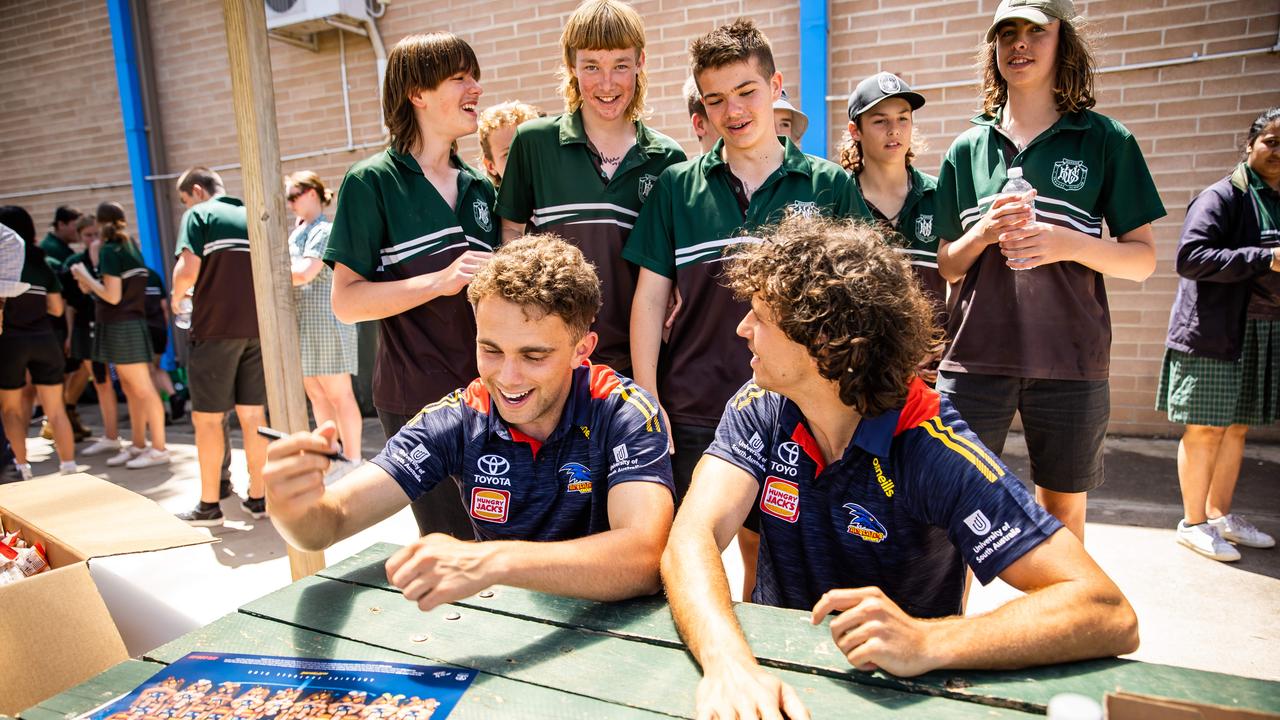 Crows Lachlan School and Will Hamill visit to Waikerie High School for the The Advertiser Foundation Christmas Kids Appeal. Picture: Tom Huntley