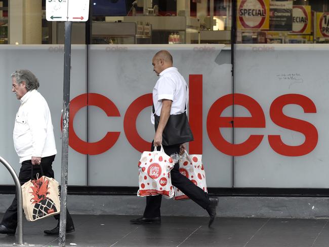 MELBOURNE, AUSTRALIA - NewsWire Photos MAY 11, 2022: Generic cost of living images: Shoppers outside a Coles supermarket on Chapel Street, Prahran. Picture: NCA NewsWire / Andrew Henshaw