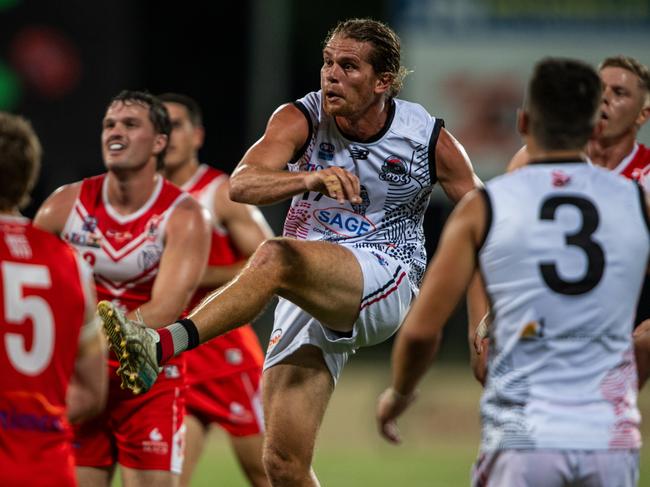 Jed Anderson boots a goal for Southern Districts against Waratah in the opening round of the 2024-25 NTFL season. Picture: Pema Tamang Pakhrin