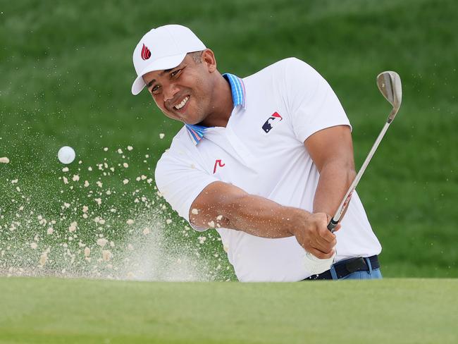 Jhonattan Vegas scrambles on the 18th hole. Picture: Alex Slitz/Getty Images