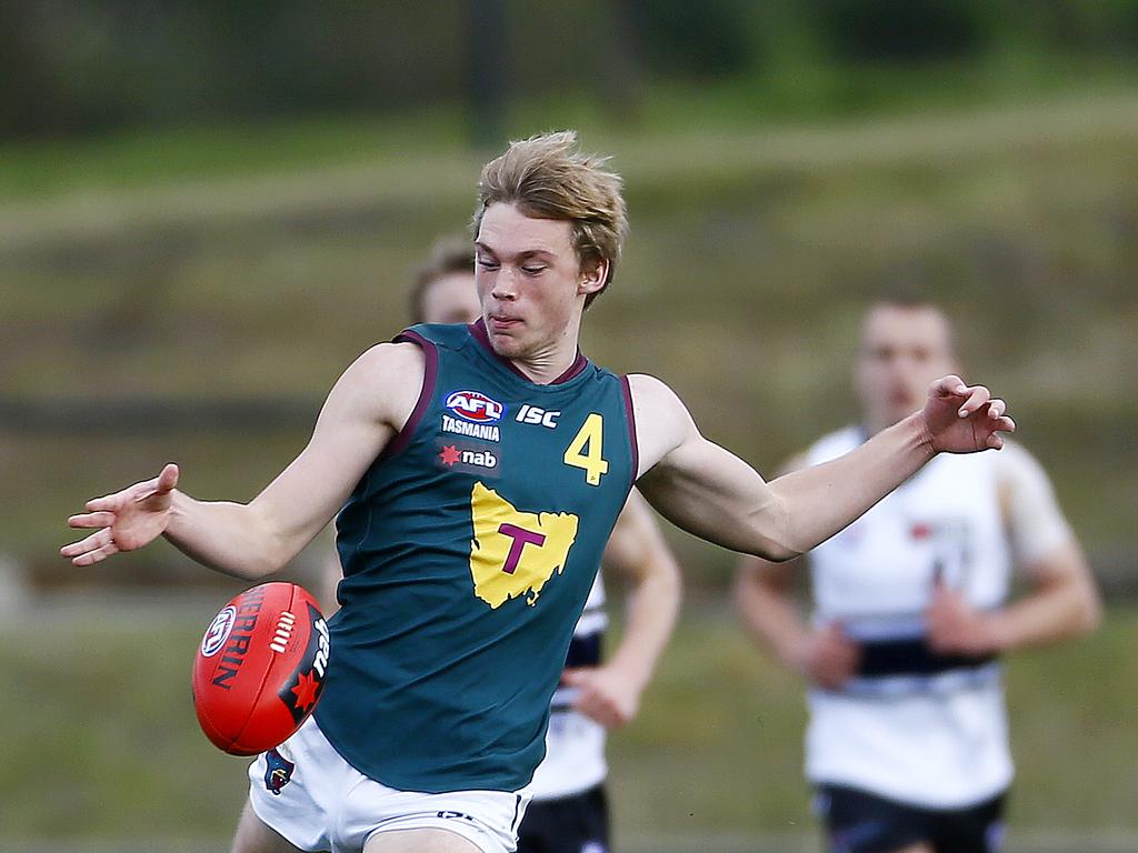 AFL - Tasmania Devils under-18 team in NAB League game against the Northern Knights at Twin Ovals, Kingston. (L-R) Will Peppin with the ball. Picture: MATT THOMPSON