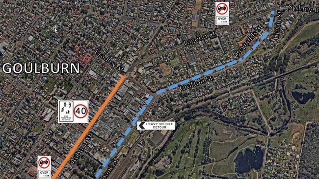 The orange line shows the area on Auburn Street where the new 40km/h limit will be, and the blue line indicates where vehicles over 15 tonnes can pass through.