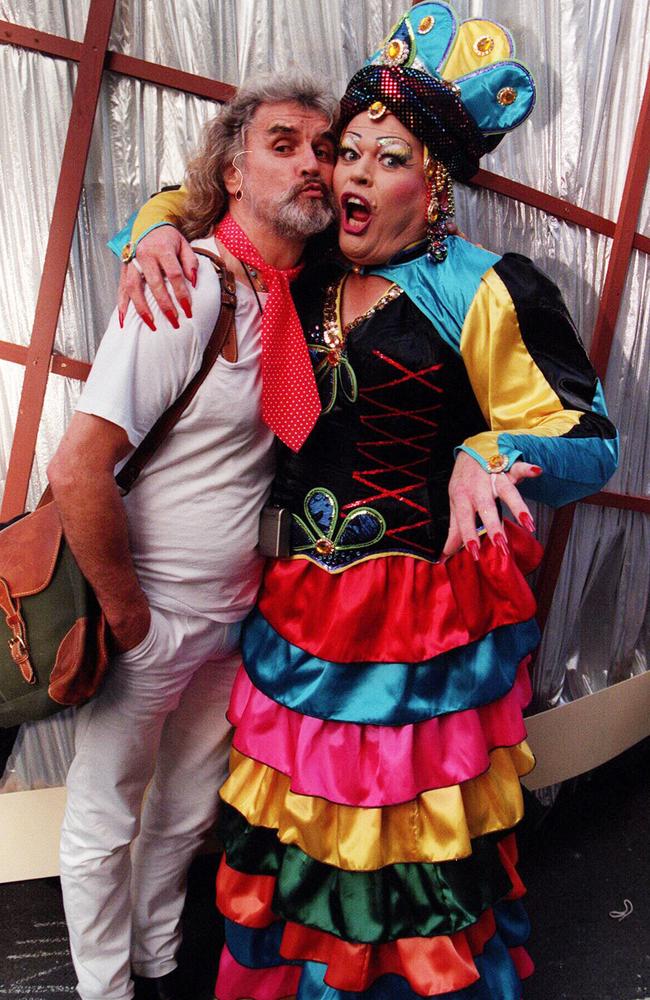 Comedian Billy Connolly poses with a Drag Queen at 1999’s Mardi Gras. Picture: Jon Lindsay