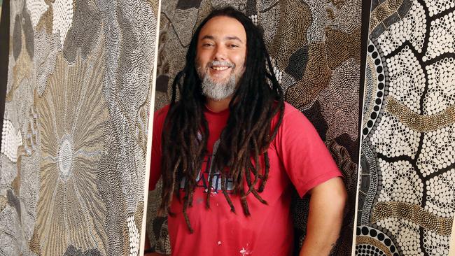 Photo of indigenous artist Goompi Ugerabah. Photo by Richard Gosling