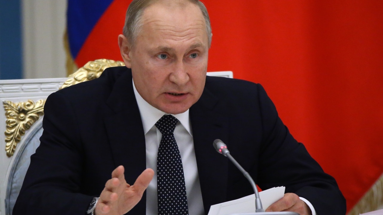 Două echipe de medici se grăbesc la patul președintelui rus Vladimir Putin după o „panică de sănătate”