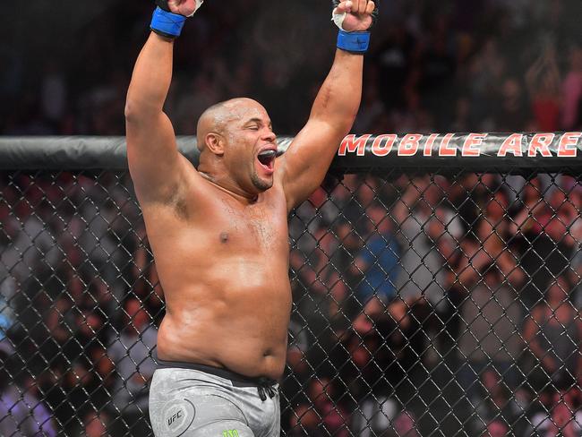 UFC 226: Daniel Cormier, Brock Lesnar Fight Condition | Stipe Miocic