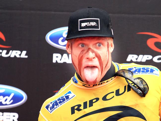 Mick Fanning wins his second Bell