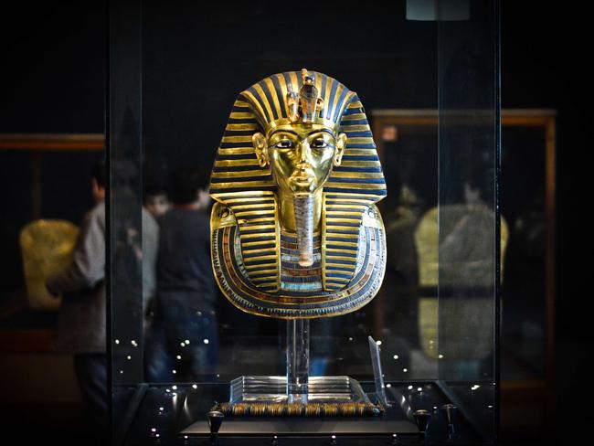 King Tutankhamun’s Beard Glued In Place In Botched Mask Repair | News ...