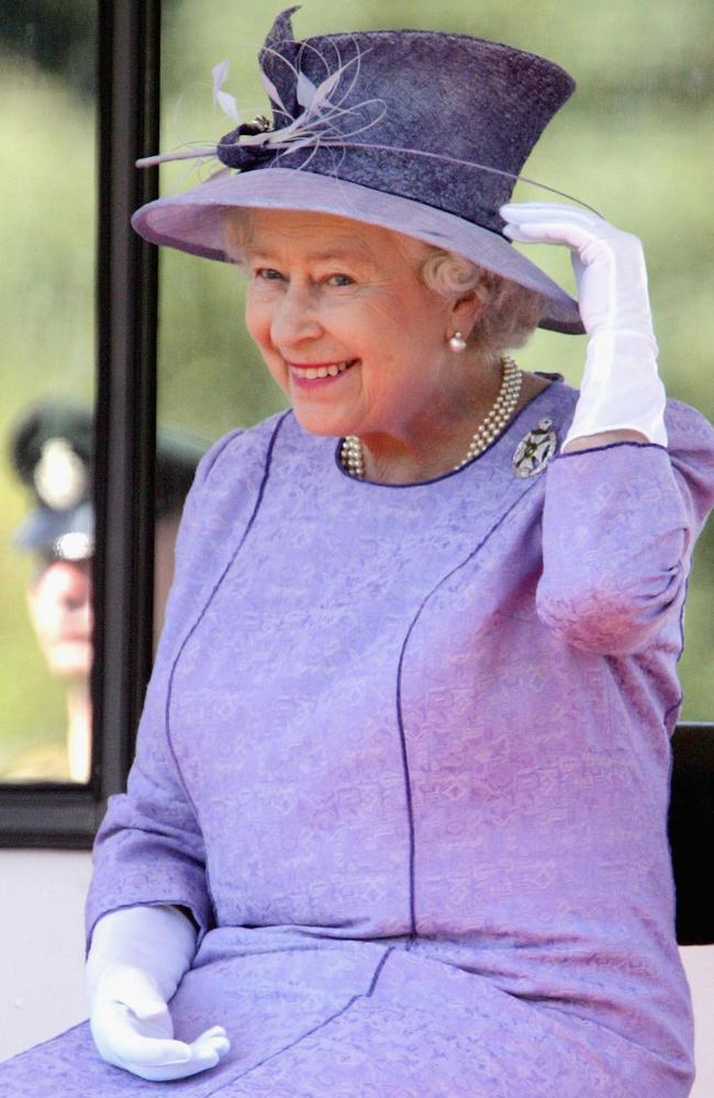 The Story Behind The Queen's Lifelong Devotion to Launer Handbags