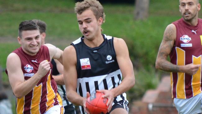 Surrey Park stuns ladder-leader