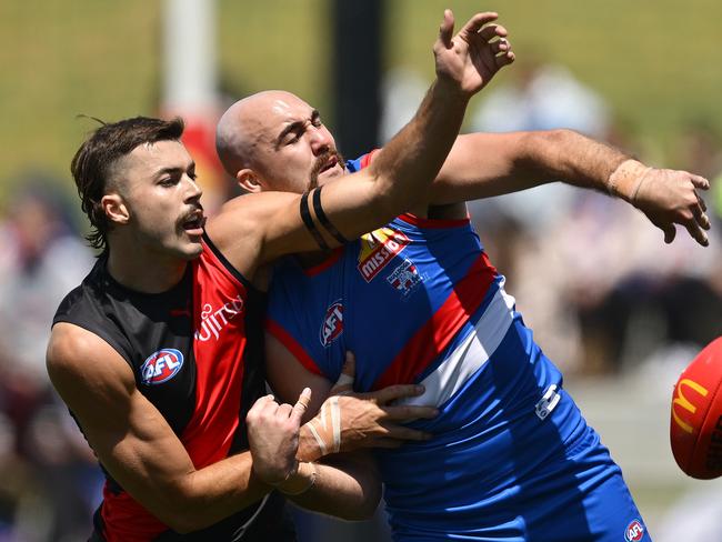 Sam Draper and Bulldogs SSP hopeful Brayden Crossley compete. Picture: Quinn Rooney/Getty Images