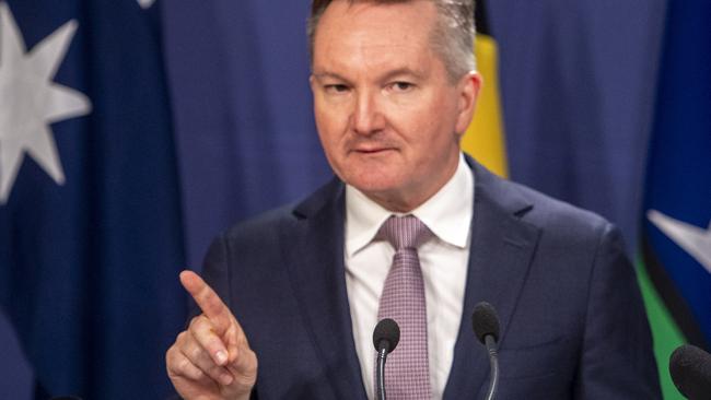 SYDNEY, AUSTRALIA. NewsWire Photos.December 13, 2024.Australian Federal Minister for Climate Change and Energy Chris Bowen holds a press conference in Sydney. Picture: NewsWire / Jeremy Piper