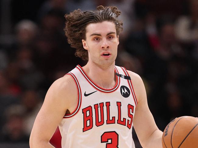 CHICAGO, ILLINOIS - MARCH 10: Josh Giddey #3 of the Chicago Bulls dribbles up the court against the Indiana Pacers during the first half at the United Center on March 10, 2025 in Chicago, Illinois. NOTE TO USER: User expressly acknowledges and agrees that, by downloading and or using this photograph, User is consenting to the terms and conditions of the Getty Images License Agreement.   Michael Reaves/Getty Images/AFP (Photo by Michael Reaves / GETTY IMAGES NORTH AMERICA / Getty Images via AFP)