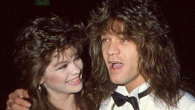 NETWORK SPECIAL.  MUST TALK WITH NETWORK PIC DESK BEFORE PUBLISHING.     BEVERLY HILLS, CALIFORNIA - MARCH 20: Valerie Bertinelli and Eddie Van Halen at Chasens Restaurant on March 20, 1983 in Beverly Hills, California. (Photo by Kevin Winter/Getty Images)