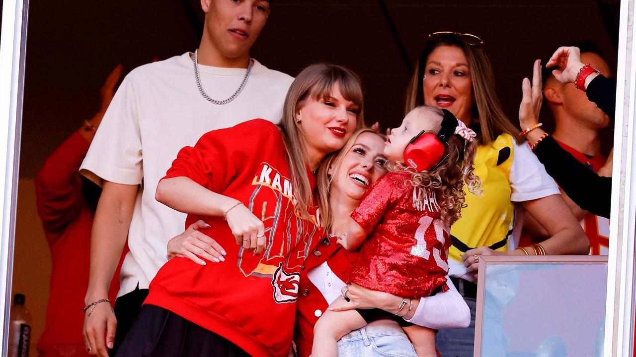 Sharing a moment with Brittany Mahomes, wife of Chiefs quarterback Patrick Mahomes. Photo: David Eulitt/Getty Images/AFP.