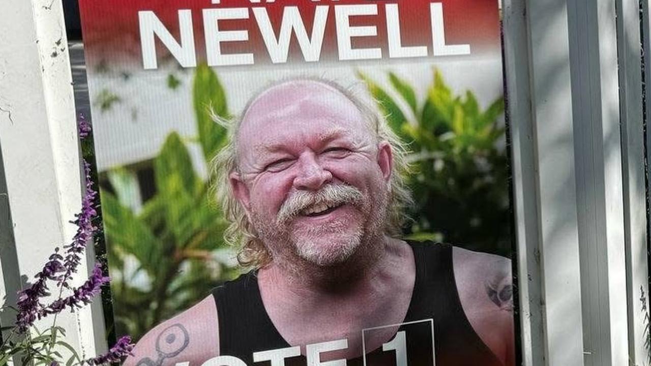 ‘LOVES HEAVY METAL’: Aussies obsess over true blue ‘election candidate’