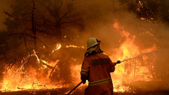 Conditions were extreme, a long spell of dryness and wind ideal for the spread of fires when the inferno hit Bilpin in December. Photo Jeremy Piper