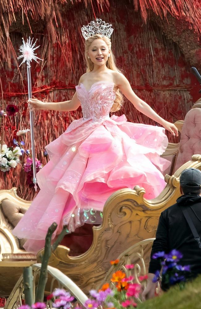 Fans have their first look at Grande as Glinda. Picture: Bav Media/Splash News/Media Mode